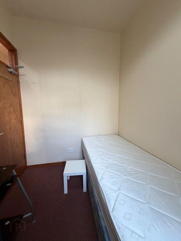 2, 35 Wellesley Avenue, Belfast, BT9 6DG - Photo 4
