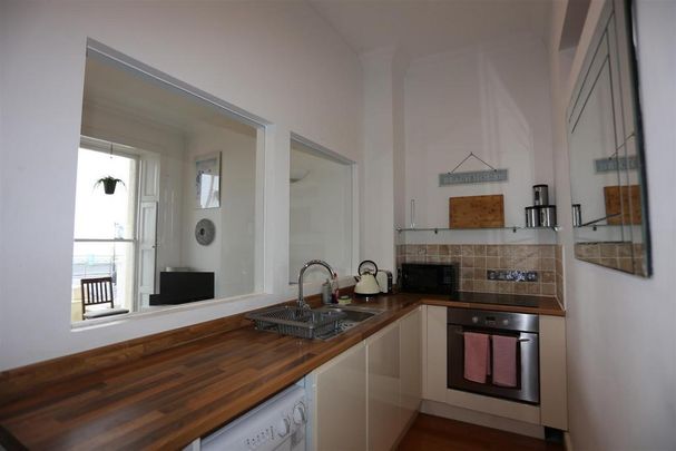 2 bedroom flat to rent - Photo 1