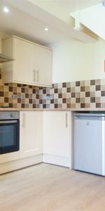 Flat 3 245 Caernarfon Road - Photo 3