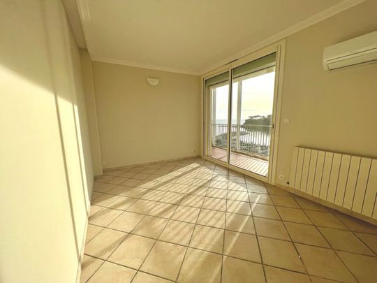 Appartement à louer T4 non meublé 98,73 M2 avec terrasse vue imprenable sur le port de CARRY-LE-ROUET, - Photo 1