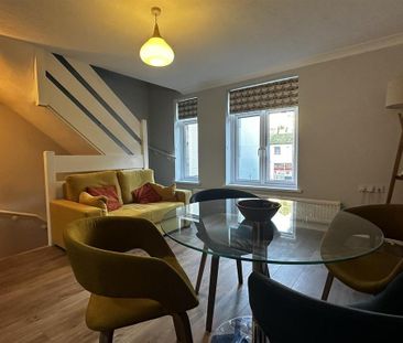 2 bedroom terraced house to rent - Photo 2