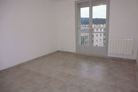 Appartement T2 avec balcon - HYERES - Photo 5
