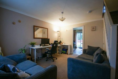 2 bedroom semi-detached house to rent - Photo 2