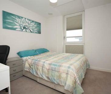 Apartment , Vale Court, Ealing Road, Brentford - Photo 5
