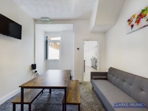 Crescent Road, Middlesbrough - Photo 3