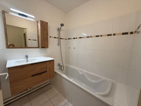 Location Appartement 3 pièces 65m² - Photo 5