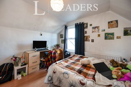 4 bedroom house to rent Worthing Road, Southsea, PO5 - Photo 2