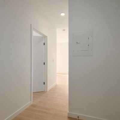 1 Bedroom Apartment Available in the West End - Photo 4