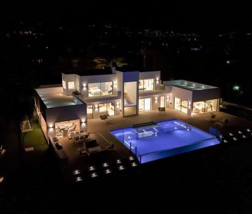 Luxury Villa for rent in Estepona, Spain - Photo 4