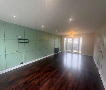 3 bedroom end of terrace house to rent - Photo 1