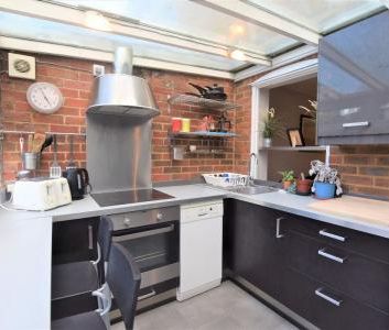 4 Bedroom Student Home - Henry Court (Near City Centre) - Photo 4