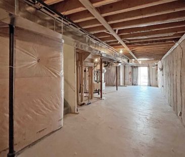 For Lease - 49 Napanee Street, Richmond Hill, Ontario - Photo 6