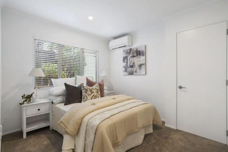 Sunny & Spacious Family Home - Photo 5