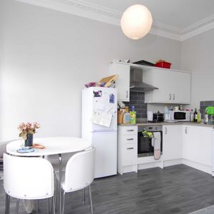 36 Houndiscombe Road, Flat 3 - Photo 2