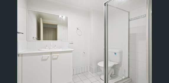 Neat 2 bedroom unit in security block - Photo 2