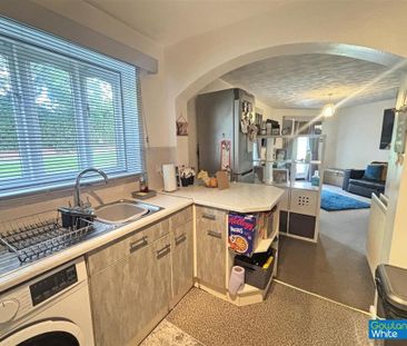 1 bedroom ground floor flat to rent - Photo 5