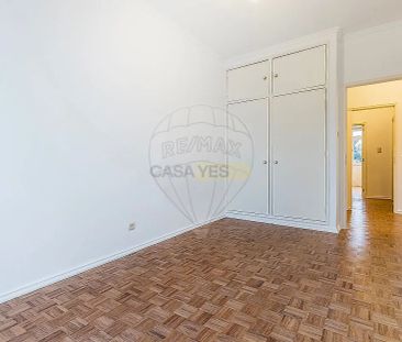 Apartment T3 in Carnaxide e Queijas, Oeiras - Photo 2