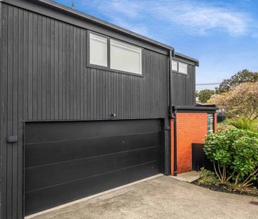 Modern Home, Perfect Location - Photo 1