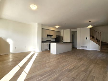 For Lease - 83 Norwich Crescent, Haldimand, Ontario - Photo 2