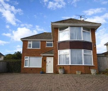 Hesketh Crescent, Swindon, Wiltshire, SN3 - Photo 2