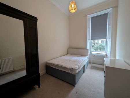 4 bedroom flat to rent - Photo 3