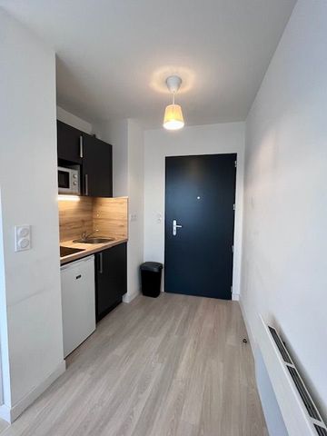Location Appartement 1 pièce 19m² ROSIERES PRES TROYES 10430 - Photo 2