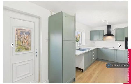 3 bedroom semi-detached house to rent - Photo 2