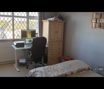 3 bedroom semi-detached house to rent - Photo 3