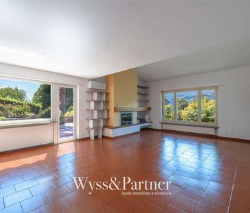 Casa su 3 livelli con terrazza e giardino a Vezia - Photo 1
