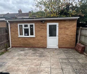 Holmwood Road, Ilford, IG3 - Photo 3