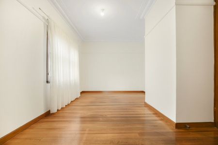 63 Leamington Street, Reservoir VIC 3073 - Photo 2