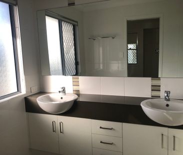 Fully fenced low maintenance yard - Photo 5