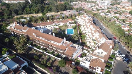 Soleado apartamento con gran Terraza en edificio tranquilo con piscina climatizada - Photo 3