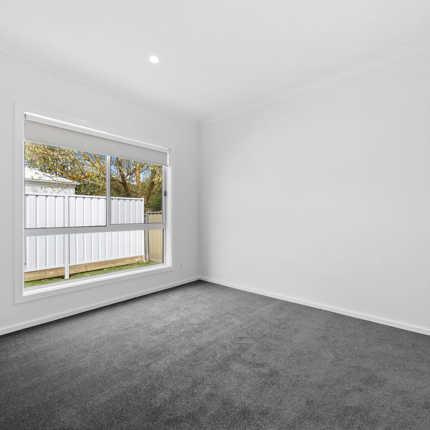 4B Mcgibbony Street - Photo 1