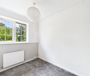 4 bedroom House in Reeds Hill, Bracknell - Photo 5