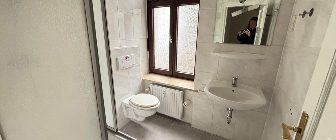 Charmante Altbauwohnung mit Stuckelementen und modernem Komfort - Foto 1