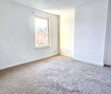 2 bedroom semi-detached house to rent - Photo 6