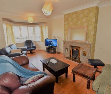 4 bedroom Flat in St Chads Drive, Leeds - Photo 1