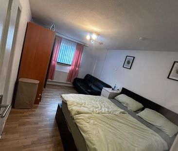 Möblierte 2-Zimmer-DG-Wohnung – Heilbronn-Böckingen. 735€ Warmmie - Photo 6