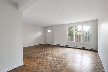 For Lease - 920 Dynes Road Unit# 44, Mooneys Bay - Carleton Heights and Area, Ontario - Photo 4