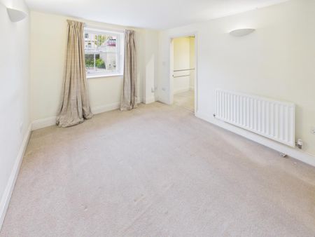 3 bedroom apartment to rent - Photo 2