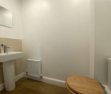 3 bedroom terraced house to rent - Photo 6