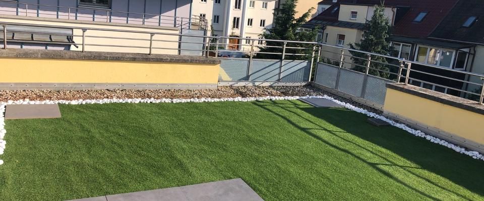 Exklusive 1-Zimmerwohnung mit großer Dachterrasse + EBK - Foto 1