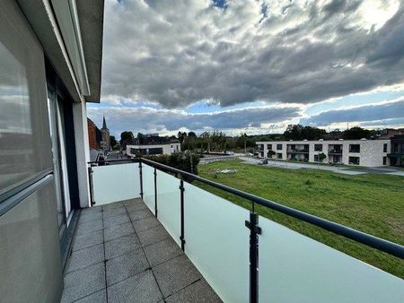 Verzorgd appartement op de 1ste verdieping met 2 slaapkamers, autostandplaats, lift, terras te Neeroeteren. - Photo 3