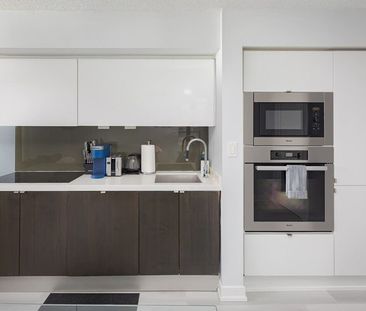 Queens Quay West - Photo 2
