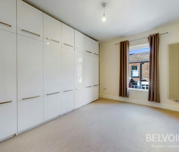 Terraced House to rent on - Photo 1