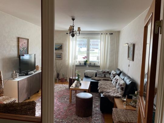 Ekholmsvägen, Skärholmen - Photo 1
