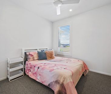 Enjoy Coastal Living Near Newport Canals - Photo 2