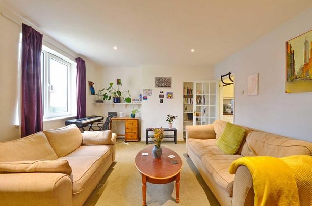 4 bedroom semi-detached house to rent - Photo 1