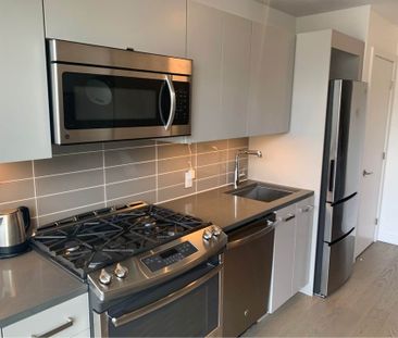 224 Lyon St - Photo 3